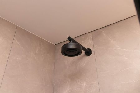 Apartamento à venda com 81m², 2 quartos e sem vagaBanheiro da Suíte