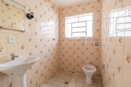 Casa à venda com 55m², 2 quartos e sem vaga05banheiros003.jpg