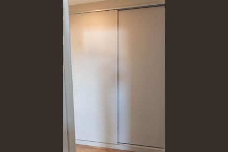 Apartamento para alugar com 66m², 2 quartos e 1 vaga Apartamento para alugar com 66m², 2 quartos e 1 vagaCorredor-Armário