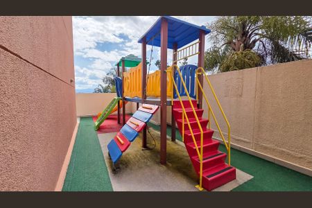 Apartamento para alugar com 65m², 2 quartos e 1 vaga Apartamento para alugar com 65m², 2 quartos e 1 vagaÁrea comum - Playground