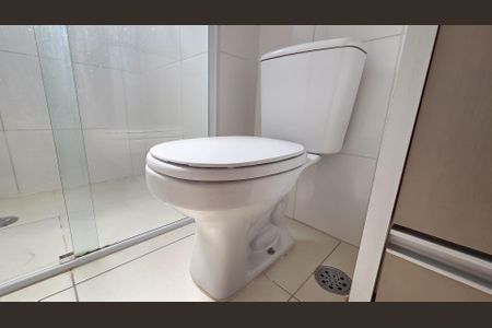 Apartamento para alugar com 65m², 2 quartos e 1 vaga Apartamento para alugar com 65m², 2 quartos e 1 vagaBanheiro Suíte