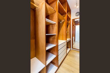 Apartamento à venda com 194m², 4 quartos e 3 vagas06dormitorios007.jpg