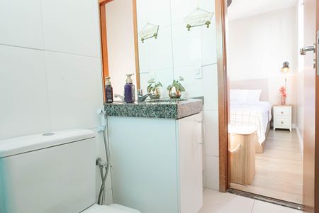 Apartamento à venda com 85m², 3 quartos e 3 vagas Apartamento à venda com 85m², 3 quartos e 3 vagasBanheiro suite