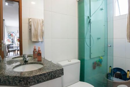 Apartamento à venda com 85m², 3 quartos e 3 vagas Apartamento à venda com 85m², 3 quartos e 3 vagasBanheiro Social