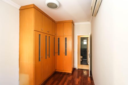Apartamento à venda com 184m², 3 quartos e 3 vagasQuarto 3
