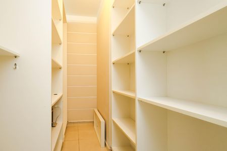 Apartamento à venda com 184m², 3 quartos e 3 vagasCloset