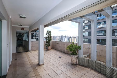 Apartamento à venda com 184m², 3 quartos e 3 vagasQuintal