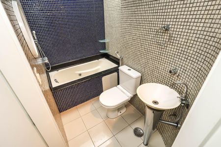 Apartamento à venda com 184m², 3 quartos e 3 vagasBanheiro Social 2