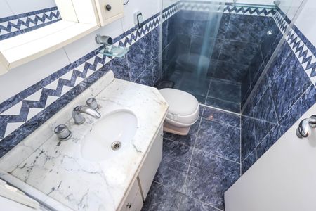 Apartamento à venda com 184m², 3 quartos e 3 vagasBanheiro Social 1