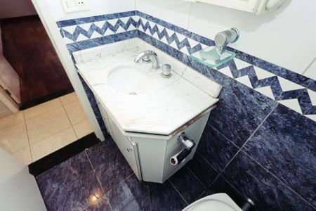 Apartamento à venda com 184m², 3 quartos e 3 vagasBanheiro Social 1