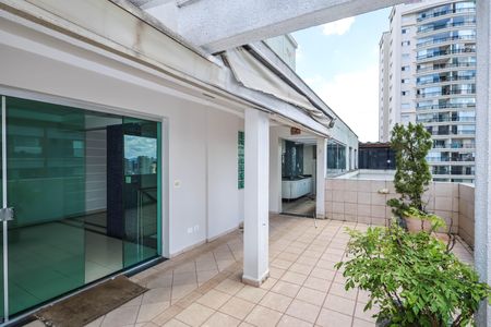 Apartamento à venda com 184m², 3 quartos e 3 vagasQuintal