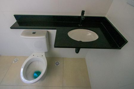 Apartamento à venda com 53m², 2 quartos e 1 vaga Apartamento à venda com 53m², 2 quartos e 1 vagaBanheiro social