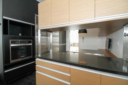 Apartamento para alugar com 154m², 2 quartos e 2 vagas Apartamento para alugar com 154m², 2 quartos e 2 vagasCozinha