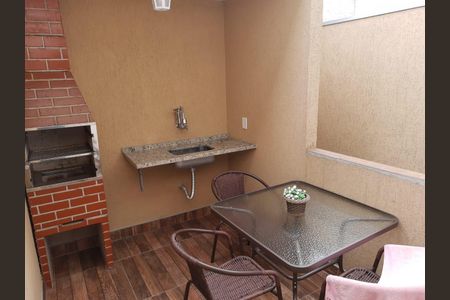 Casa à venda com 2 quartos, 130m² em Vila Dionisia, São Paulo