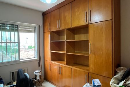 Apartamento para alugar com 177m², 4 quartos e 2 vagas Apartamento para alugar com 177m², 4 quartos e 2 vagasQuarto 2