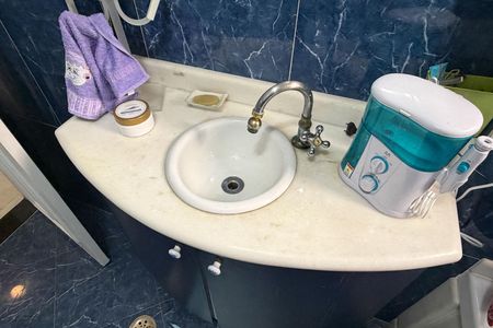 Banheiro da Suíte 2 de apartamento para alugar com 4 quartos, 177m² em Ponta da Praia, Santos