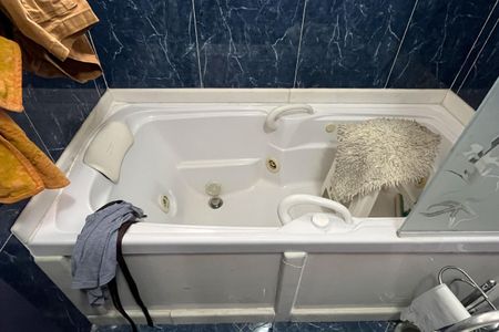 Apartamento para alugar com 177m², 4 quartos e 2 vagas Apartamento para alugar com 177m², 4 quartos e 2 vagasBanheiro da Suíte 2