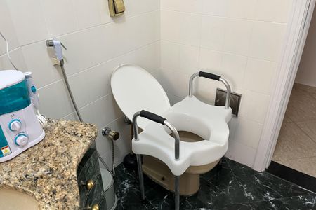 Apartamento para alugar com 177m², 4 quartos e 2 vagas Apartamento para alugar com 177m², 4 quartos e 2 vagasBanheiro