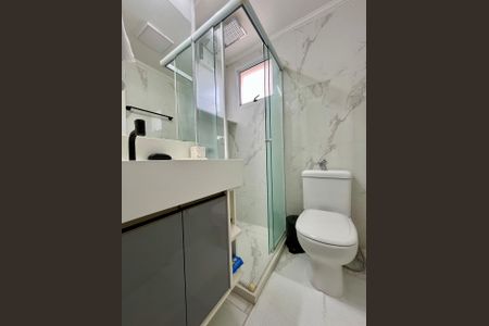 Banheiro de apartamento à venda com 2 quartos, 56m² em Vila Progresso, Campinas