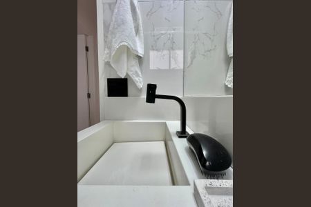 Apartamento à venda com 56m², 2 quartos e 1 vaga Apartamento à venda com 56m², 2 quartos e 1 vagaBanheiro