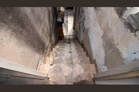 Casa para alugar com 55m², 1 quarto e sem vaga Casa para alugar com 55m², 1 quarto e sem vagaEscada