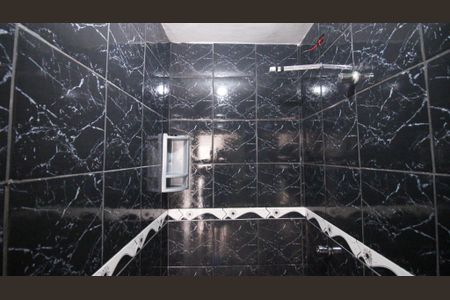 Banheiro de casa para alugar com 1 quarto, 55m² em Jardim das Rosas (zona Leste I), São Paulo