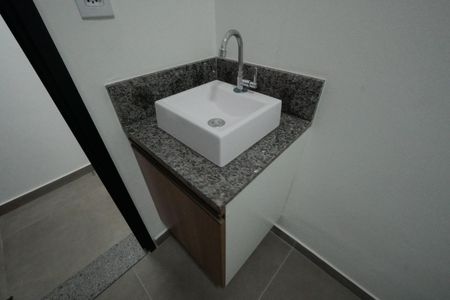Banheiro de kitnet/studio para alugar com 1 quarto, 34m² em Vila Mariana, São Paulo