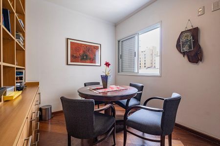 Apartamento à venda com 243m², 3 quartos e 4 vagasQuarto 3