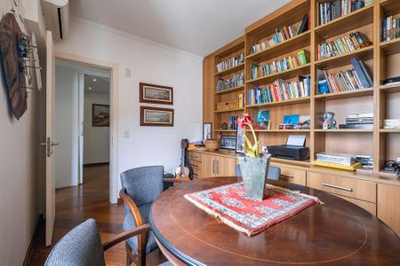 Apartamento à venda com 243m², 3 quartos e 4 vagasQuarto 3