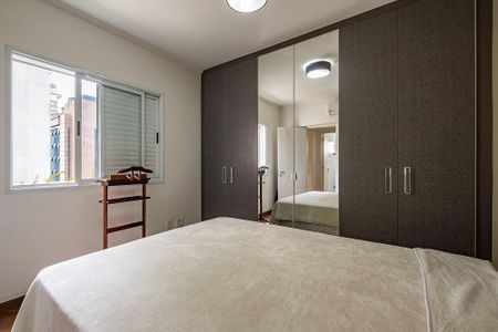 Apartamento à venda com 243m², 3 quartos e 4 vagasQuarto 2