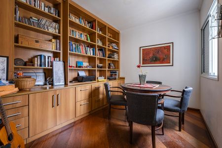 Apartamento à venda com 243m², 3 quartos e 4 vagasQuarto 3