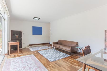 Casa à venda com 3 quartos, 230m² em Vila Madalena, São Paulo