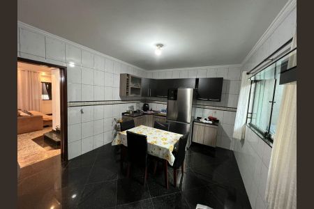 Casa à venda com 3 quartos, 200m² em Vila Santa Clara, São Paulo