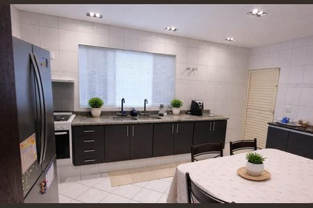 Casa à venda com 230m², 3 quartos e 4 vagasCozinha