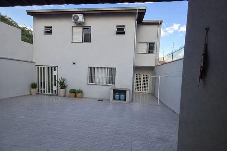Casa à venda com 230m², 3 quartos e 4 vagasÁrea externa
