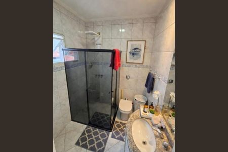Casa à venda com 230m², 3 quartos e 4 vagasBanheiro