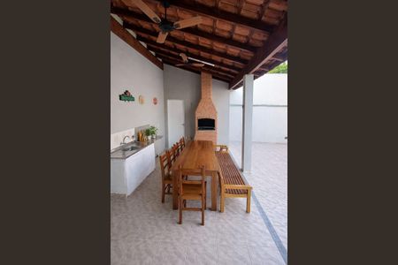 Casa à venda com 230m², 3 quartos e 4 vagasÁrea externa