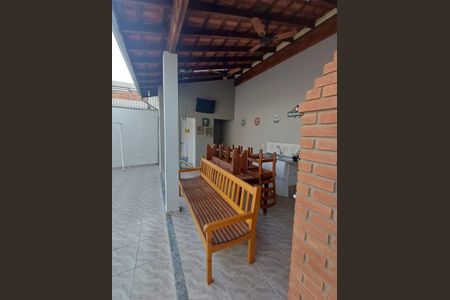 Casa à venda com 230m², 3 quartos e 4 vagasÁrea externa