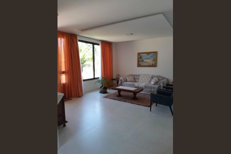 Casa de condomínio para alugar com 280m², 4 quartos e 2 vagas Casa de condomínio para alugar com 280m², 4 quartos e 2 vagasSala