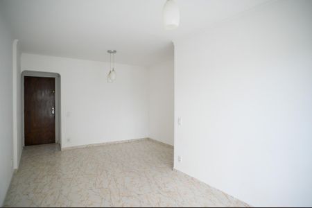 Apartamento para alugar com 75m², 3 quartos e 1 vaga Apartamento para alugar com 75m², 3 quartos e 1 vagaSala