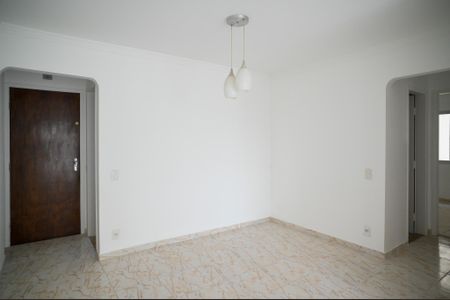 Apartamento para alugar com 75m², 3 quartos e 1 vaga Apartamento para alugar com 75m², 3 quartos e 1 vagaSala