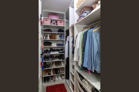 Casa à venda com 375m², 3 quartos e 4 vagasSuíte 3 - Closet