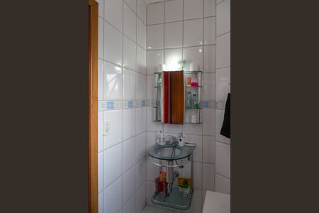 Casa à venda com 375m², 3 quartos e 4 vagasBanheiro da Suíte 2 