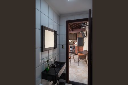 Casa à venda com 375m², 3 quartos e 4 vagasBanheiro da Área gourmet