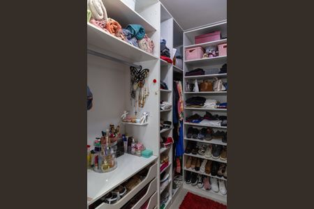 Casa à venda com 375m², 3 quartos e 4 vagasSuíte 3 - Closet