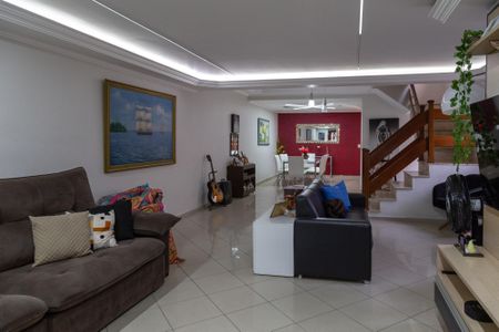 Casa à venda com 375m², 3 quartos e 4 vagasSala
