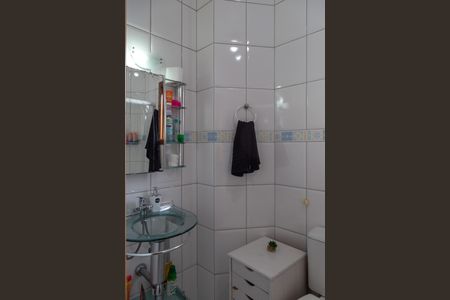 Casa à venda com 375m², 3 quartos e 4 vagasBanheiro da Suíte 2 