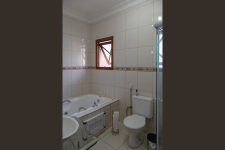 Casa à venda com 375m², 3 quartos e 4 vagasBanheiro da Suíte 3