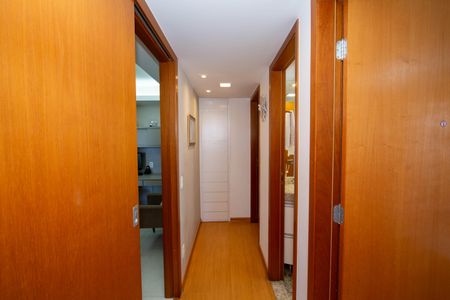 Apartamento à venda com 95m², 3 quartos e 3 vagasCORREDOR