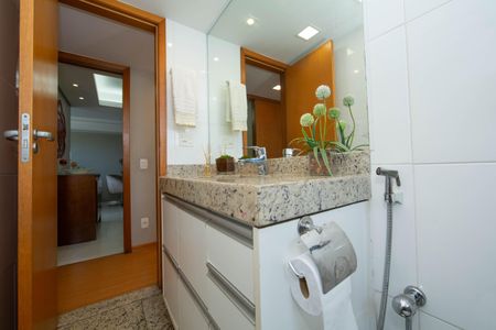 Apartamento à venda com 95m², 3 quartos e 3 vagasBANHEIRO2